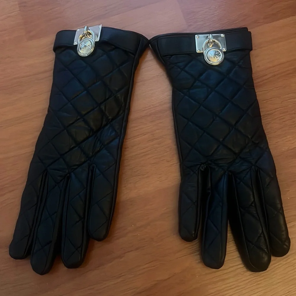 Michael Kors Genuine Leather Black Quilted Mittens/Gloves